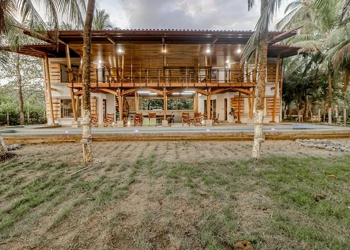 Hébergement de vacances Award-winning Oceanfront W/ Pool & Hot Tub!