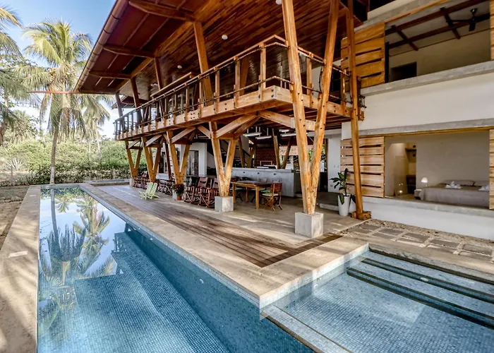 Award-winning Oceanfront W/ Pool & Hot Tub! Hébergement de vacances Jabilla