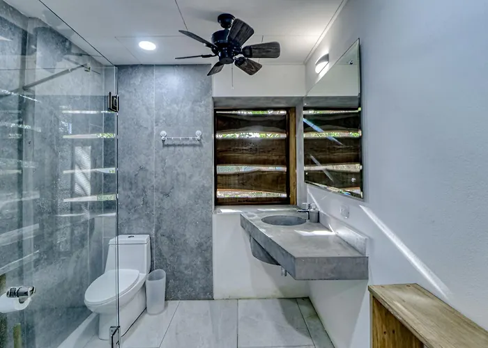 Award-winning Oceanfront W/ Pool & Hot Tub! Jabilla