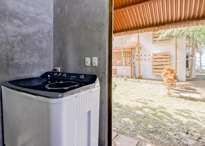 Hébergement de vacances Award-winning Oceanfront W/ Pool & Hot Tub! *