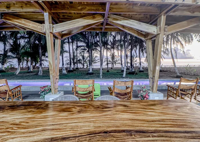 Award-winning Oceanfront W/ Pool & Hot Tub! Hébergement de vacances