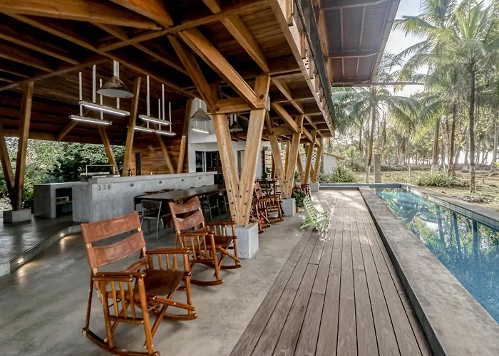 Award-winning Oceanfront W/ Pool & Hot Tub! Jabilla