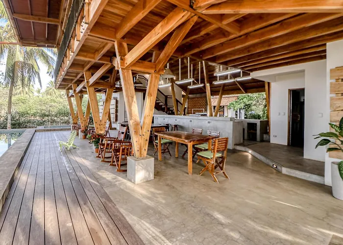 Award-winning Oceanfront W/ Pool & Hot Tub! Hébergement de vacances