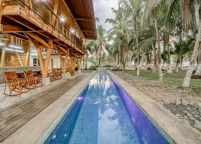 Hébergement de vacances Award-winning Oceanfront W/ Pool & Hot Tub! Jabilla