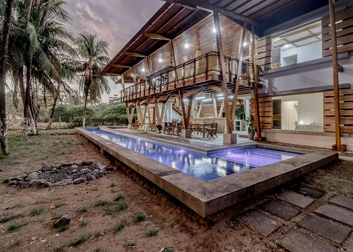 Award-winning Oceanfront W/ Pool & Hot Tub! Hébergement de vacances Jabilla
