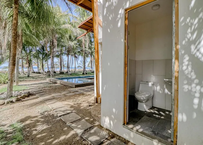 Award-winning Oceanfront W/ Pool & Hot Tub! Hébergement de vacances